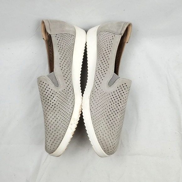 Naturalizer Donnie Gray Perforated Leather Slip On Loafer - Picture 3 of 9